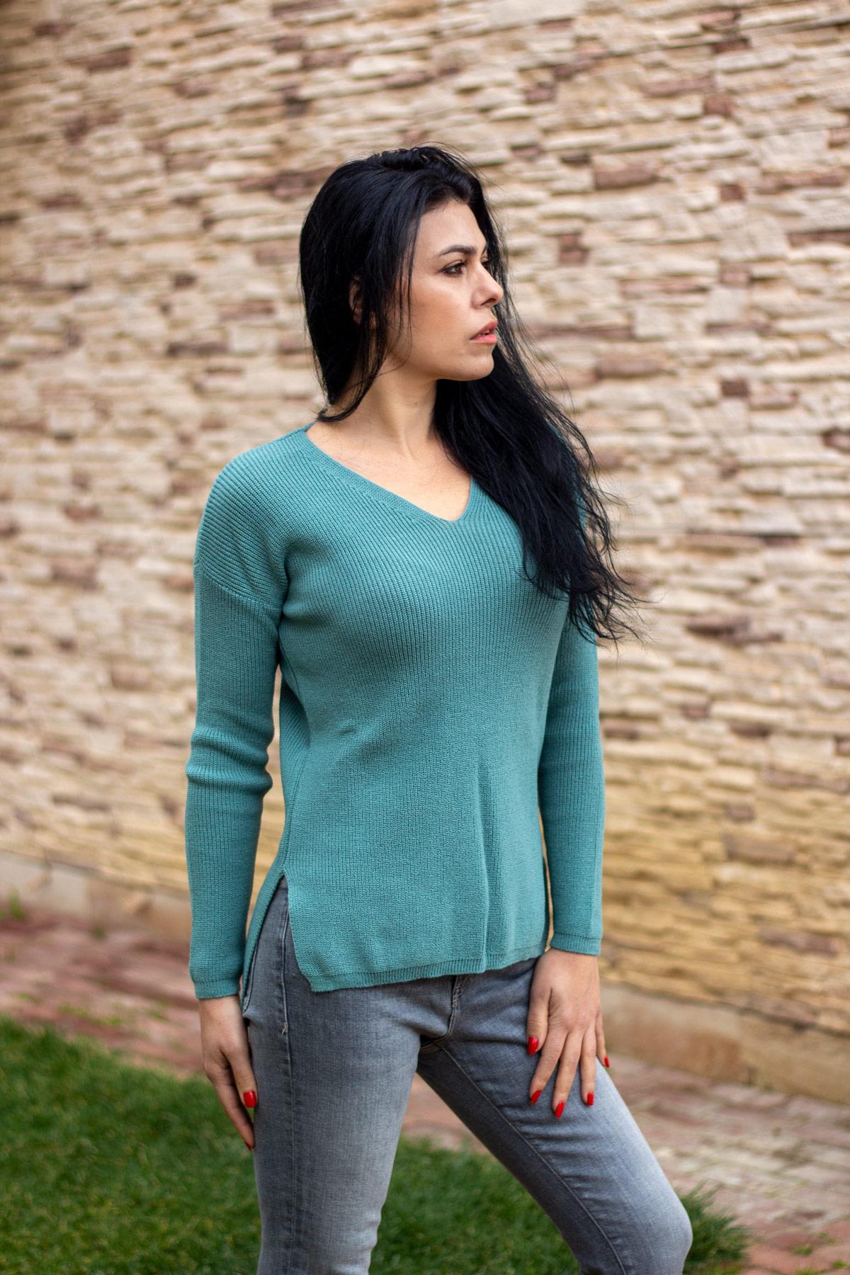 Çağla V Yaka Yırtmaçlı Fitilli Tiko Kadın Tunik Kazak 20KKZKYRTC