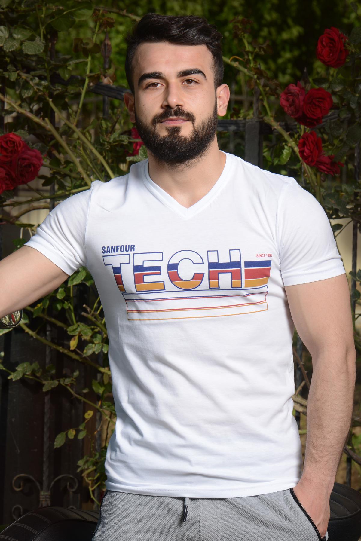 Erkek Beyaz Tech Yazılı V Yaka Kısa Kollu Tişört 21EBSKTECH