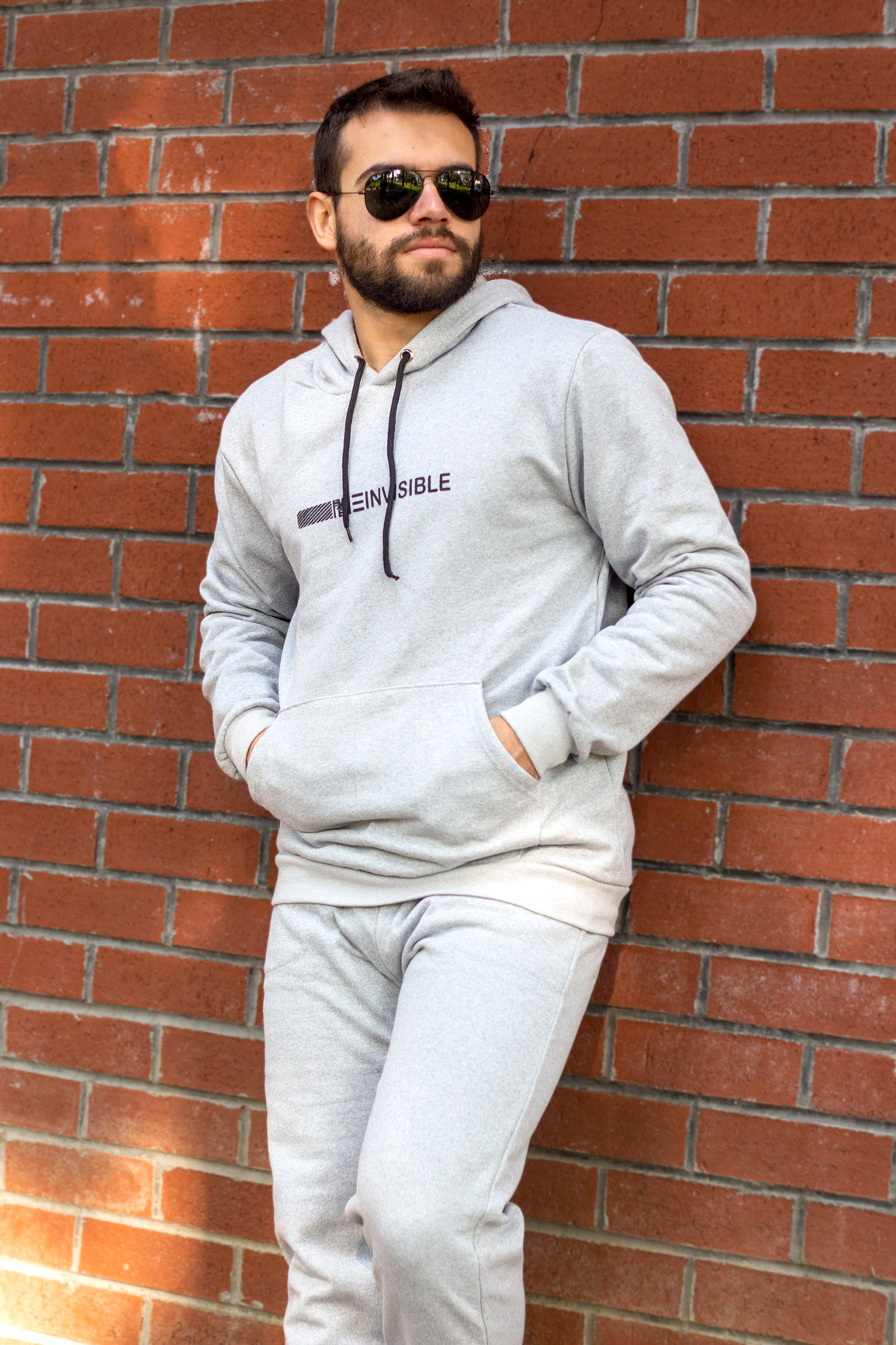Erkek Gri Invisible Baskılı Bilek Lastikli Rahat Kapüşonlu Kanguru Cep Kalın Eşofman Takımı 22EESTVIZI
