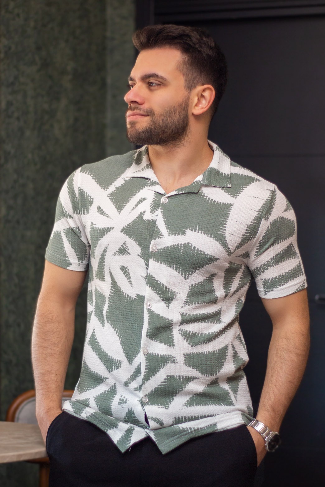 Erkek Yeşil Beyaz Desen Esnek Bürümcük Regular Fit Kısa Kol Gömlek 25EGMLGIMM