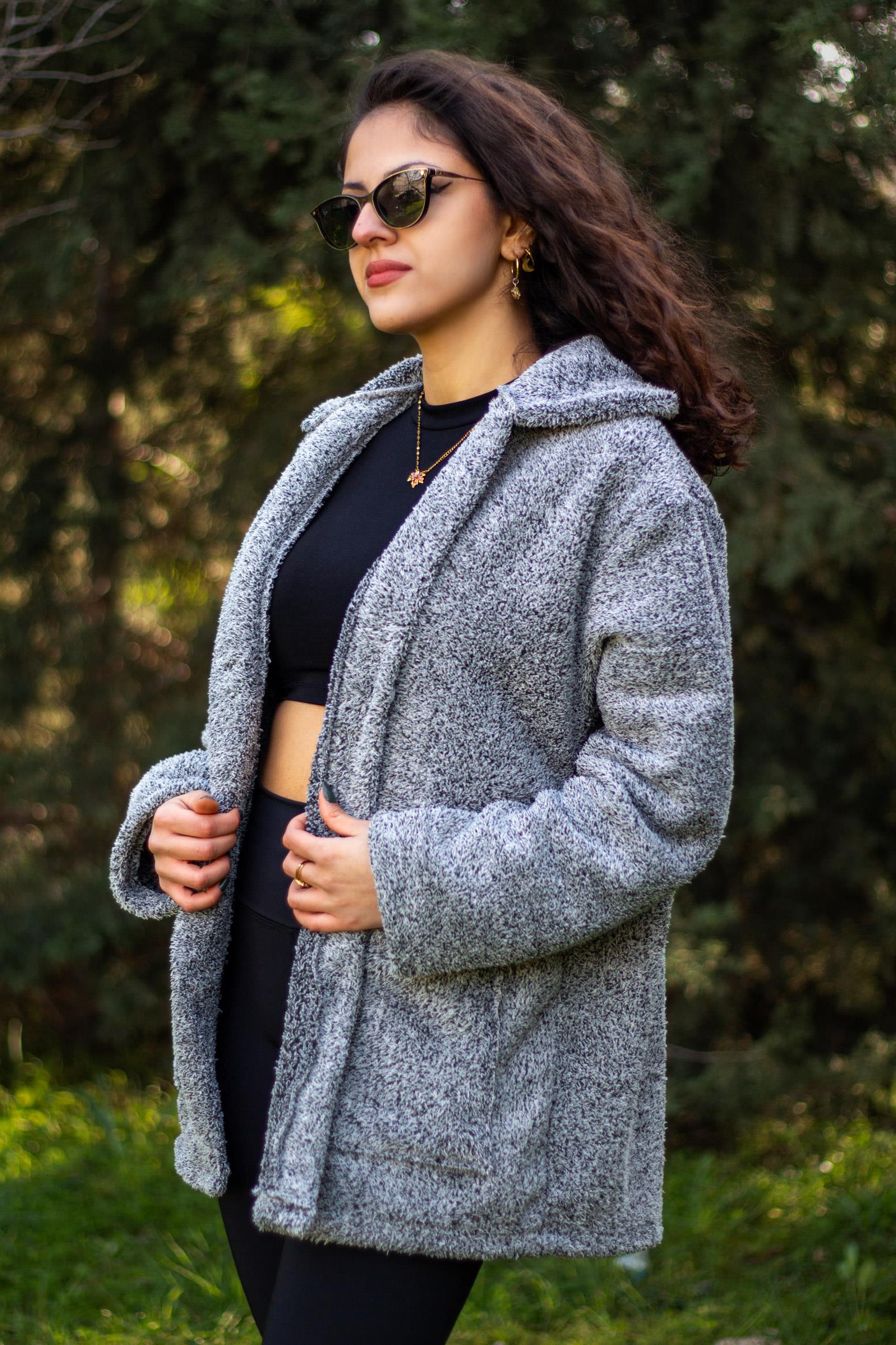 Kadın Gri Düğmeli Yüksek Yaka Uzun Bol Rahat Kesim Welsoft Peluş Ceket 24KCKTDUME