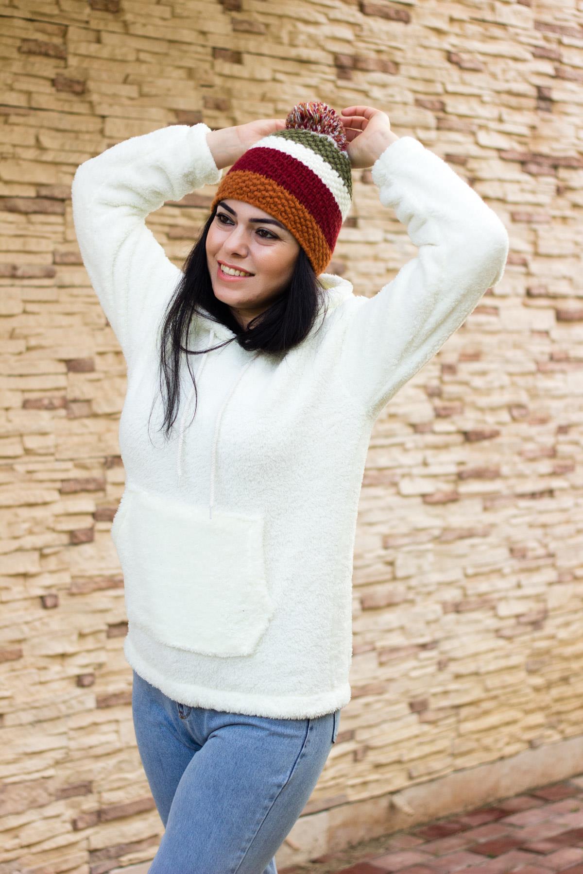 Kadın Krem Kanguru Cep Bel Lastikli Kapüşonlu Yumoş Peluş Sweatshirt 21KSWTKOZZ