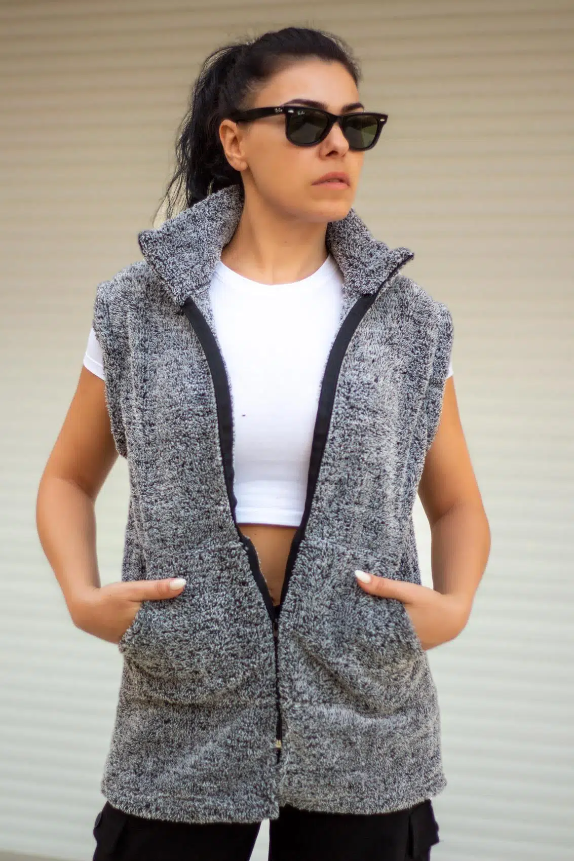 Kadın Gri Peluş Welsoft Kalın Fermuarlı Hakim Yaka Yelek 23KYLKMY10