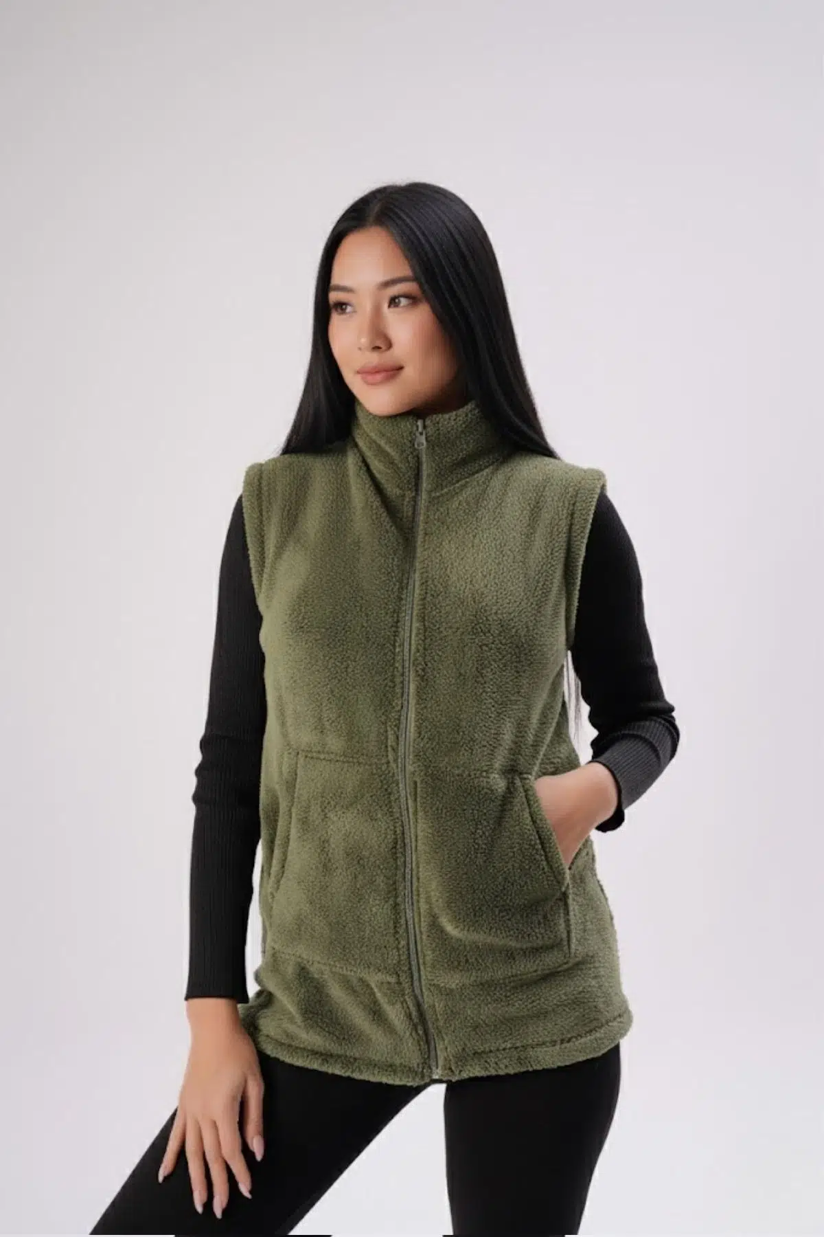 Kadın Haki Yeşil Dik Yaka Kalın Peluş Fermuarlı Yelek 24KYLKK215