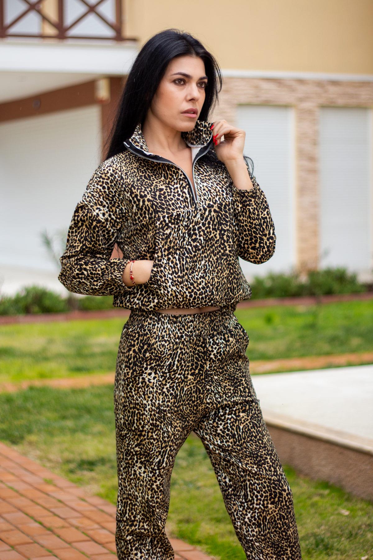 Leopar Desen Fermuarlı Crop Kanguru Cep Kalın Kumaş Kadın Eşofman Takımı 21KESANEWE