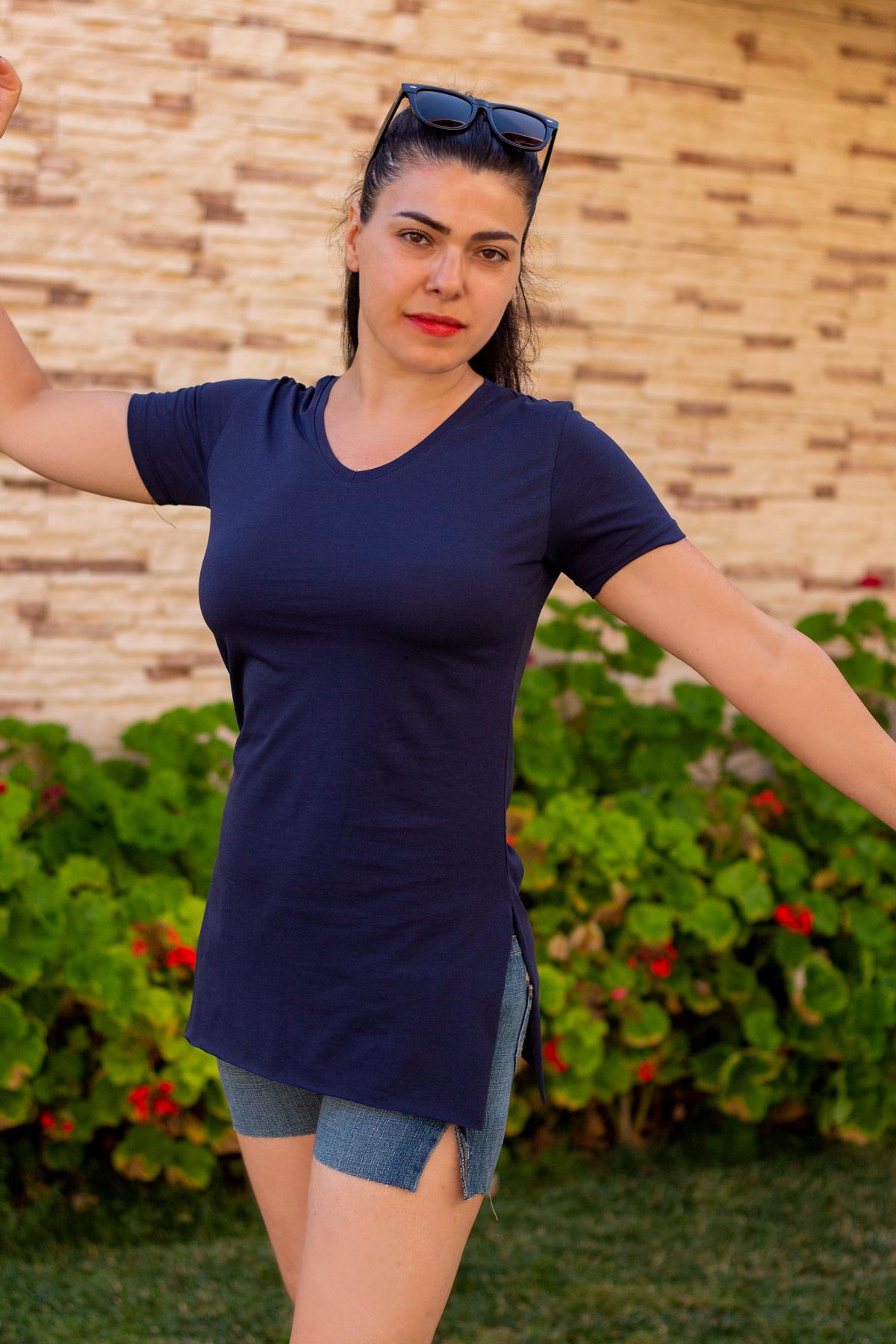 Kadın Lacivert Kısa Kollu V Yaka Yırtmaçlı İnce Tunik Tişört 21KTNKYIRT