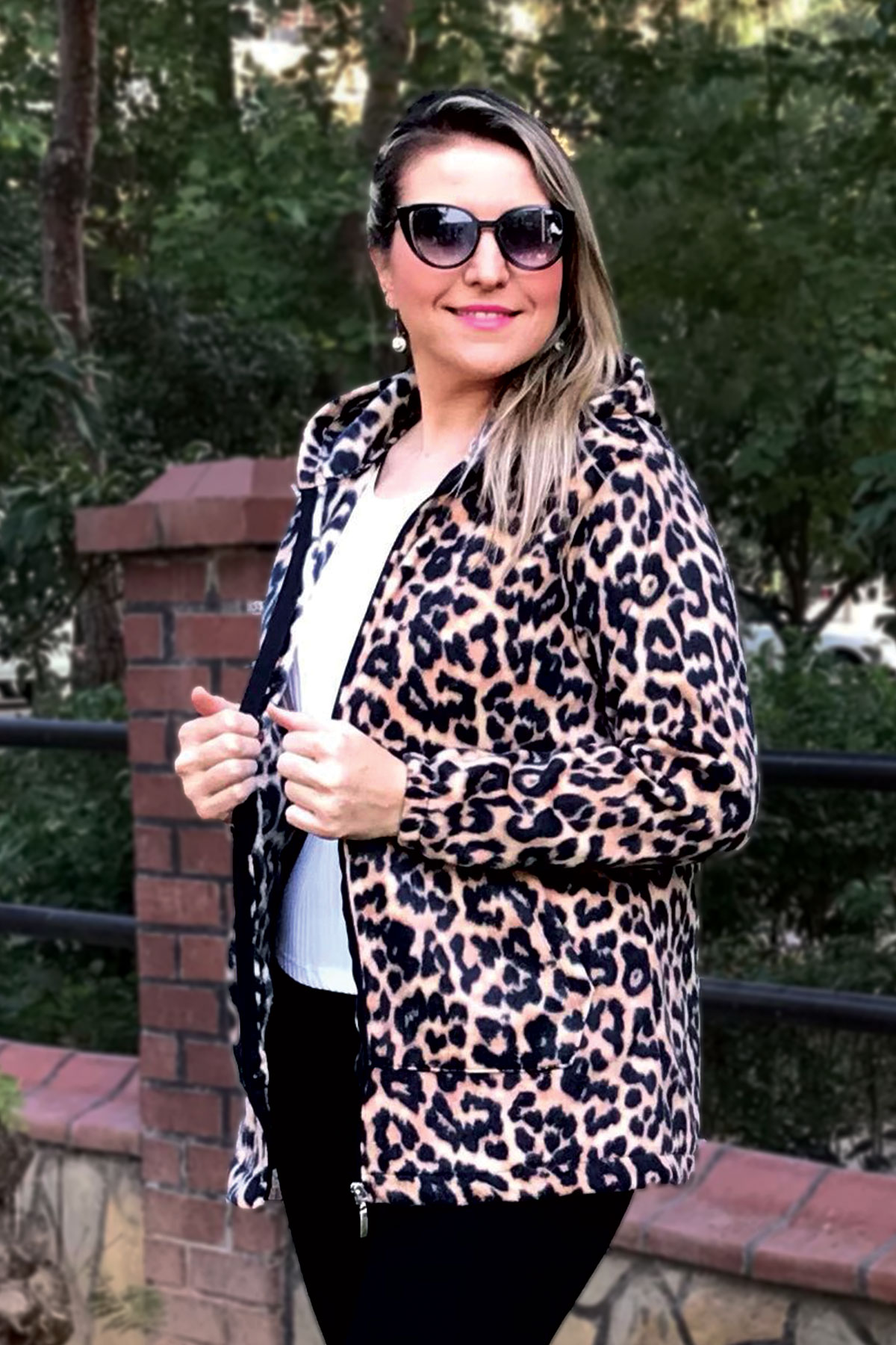 Kadın Sarı Siyah Leopar Desen Polar Fermuarlı Kapüşonlu Bel Bilek Lastikli Kalın Ceket 22KCKTK217