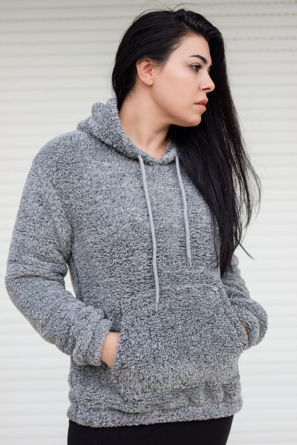 Kadın Gri Kanguru Cep Bel Lastikli Kapüşonlu Yumoş Peluş Sweatshirt 21KSWTKOZZ