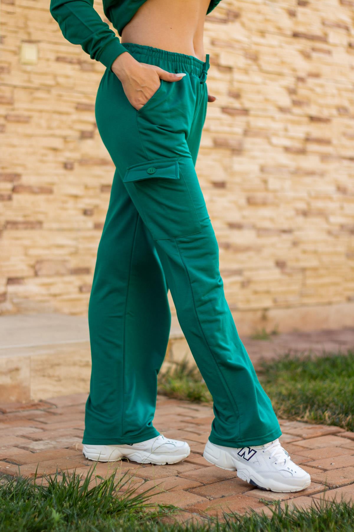 Kadın Yeşil 2 İki İplik Kargo Cep Pol Paça Rahat Eşofman Altı 23KESAX501